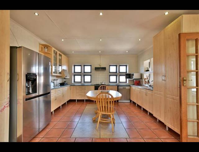 4 BEDROOM HOUSE FOR SALE IN WINCHESTER HILLS